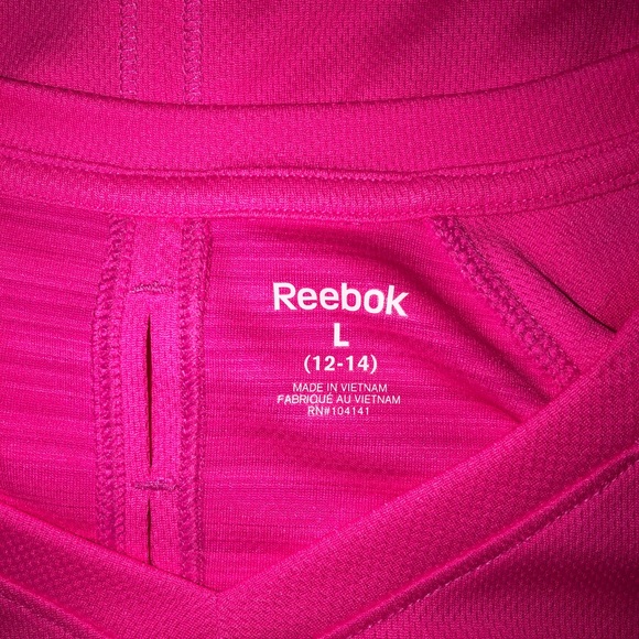 Child’s Reebok Workout shirt - Picture 3 of 3